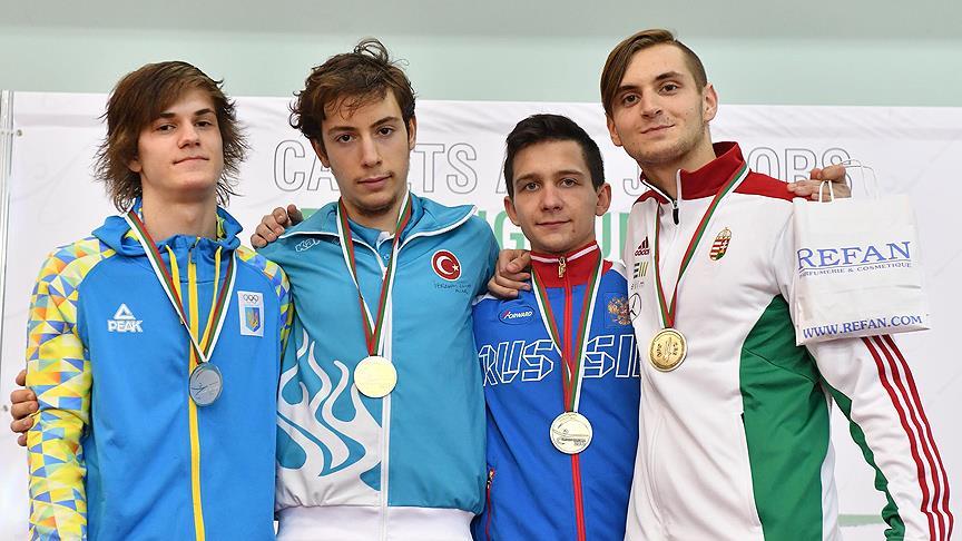 Eskrimde tarihi altın madalya