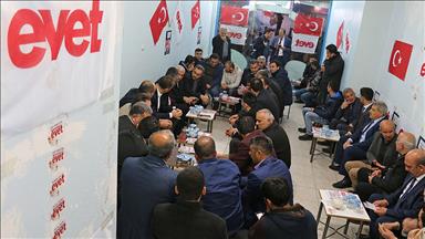 Siirt'te 'evet' için 61 STK'dan nöbet