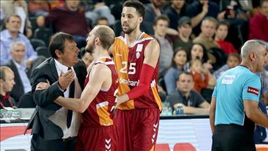 Ergin Ataman'a 3 maç ceza