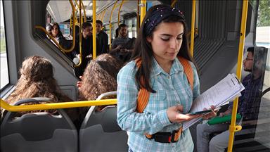 'Ayakta yolculuk' için güvenlik kemeri