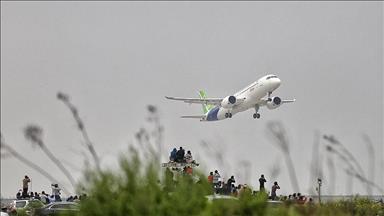 Avioni i pasagjerëve i prodhimit kinez realizon fluturimin e parë