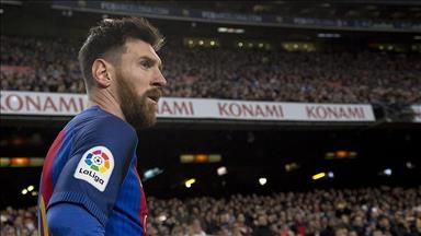 قدم: ميسي يرفض العرض الأول من برشلونة لتجديد عقده 