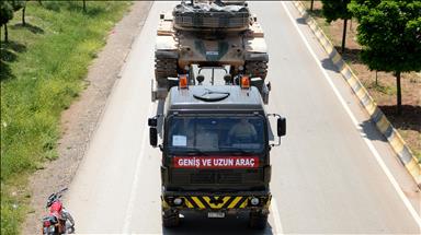 Турция стягивает артиллерию к сирийской границе