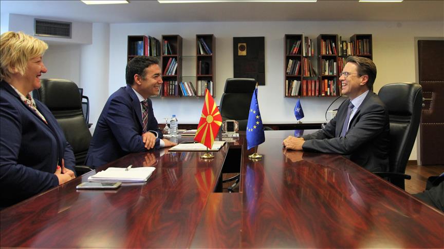 Dimitrov takon ambasadorin e BE-së në Shkup, Zhbogar