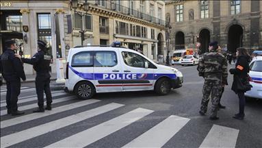 Sulm kundër policisë në Paris