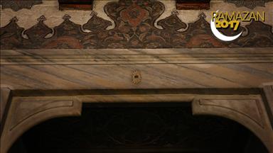 Hacer'ül Esved'in dört parçasını taşıyan cami: Sokullu Mehmet Paşa