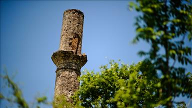 Üç asırlık 'yalnız' minare