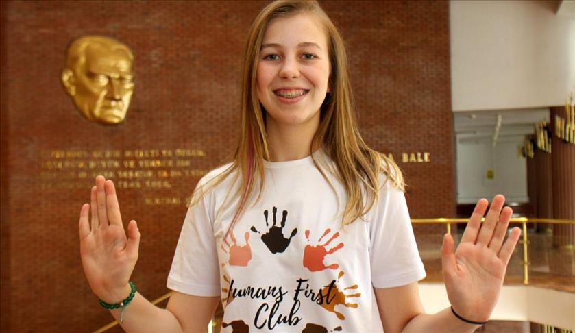 حفيدة جلال الدين الرومي وجها لوجه مع الإسلاموفوبيا (مقابلة)