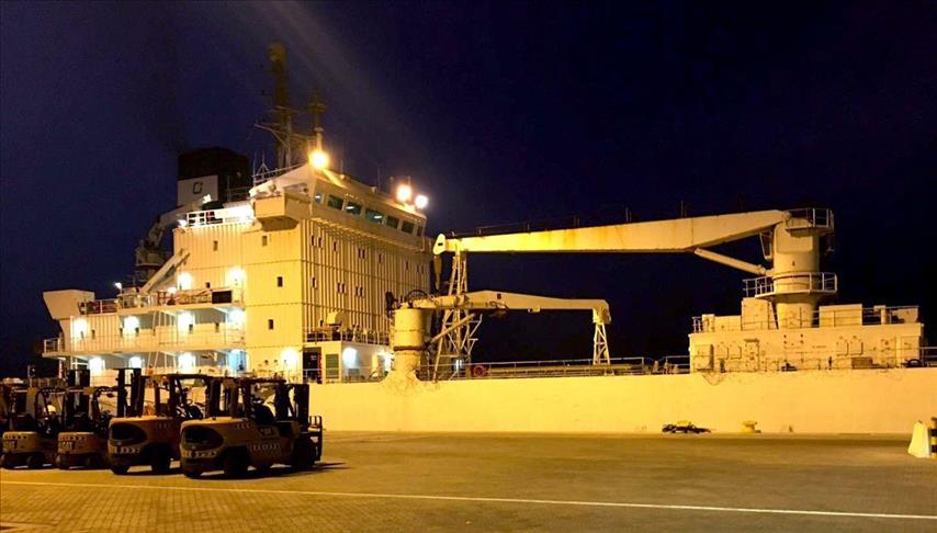 السفينة الغذائية التركية تستمر في إنزال حمولتها بقطر