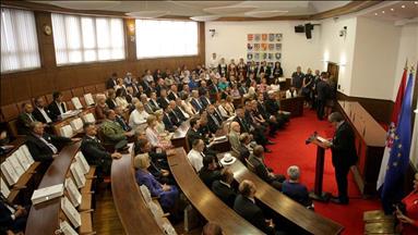 Хрватскиот Парламент: Трагедијата во Сребреница сѐ уште трае 