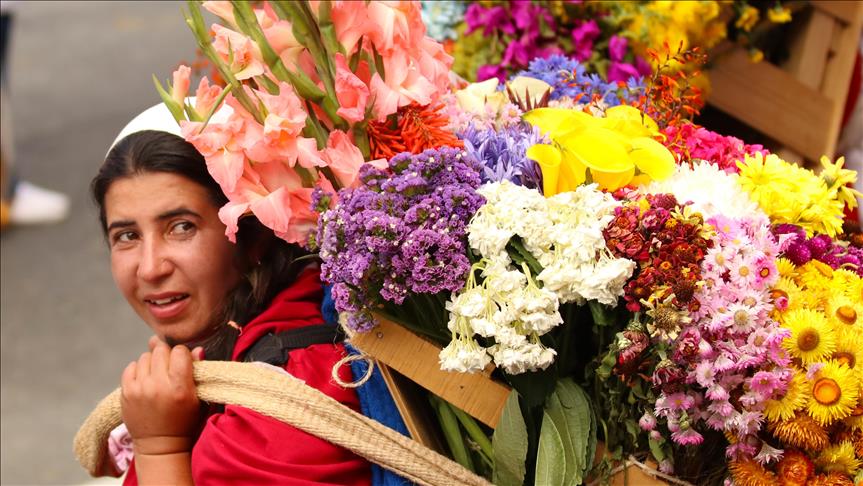 Колумбија: Со парада заврши Фестивалот на цвеќето во Меделин