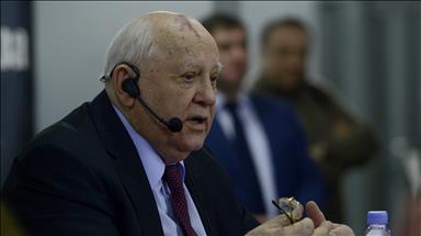 Gorbachev advises US, Russian compromise to repair ties