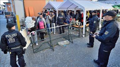 Греция примет несколько сот беженцев из Германии