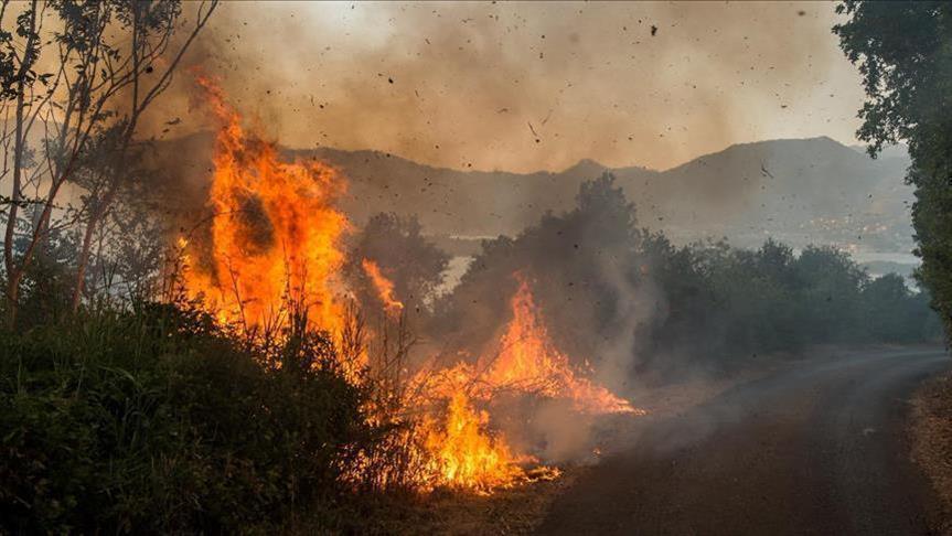 Шпанија: Поради пожар евакуирани околу 400 лица