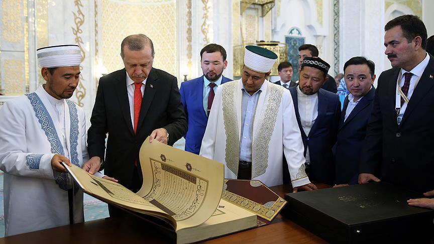 Erdogan li Qazaxistanê serdana Mizgefta Sultan Hezret kir