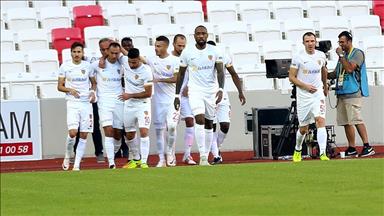 Kayserispor üç puanı iki golle aldı