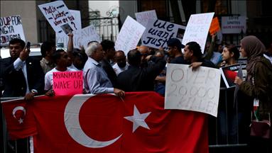 В Нью-Йорке протестуют против убийства араканских мусульман 