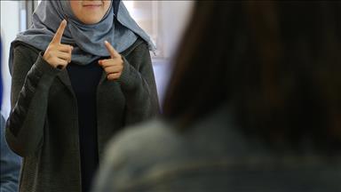 İşaret dili internet ortamından öğrenilebilecek