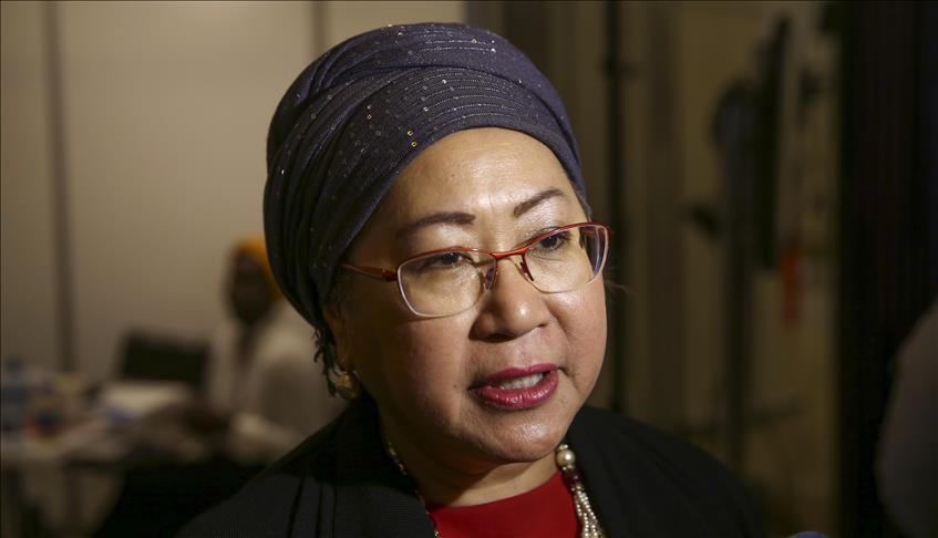 Malaysian doctor urges brief citizenship for refugees