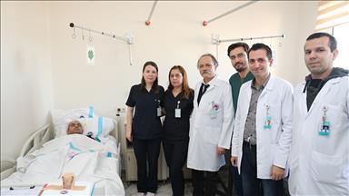 Boyun fıtığı endoskopik yöntemle çıkarıldı 