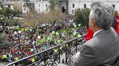 Unos 3000 indígenas marchan en Quito contra la minería