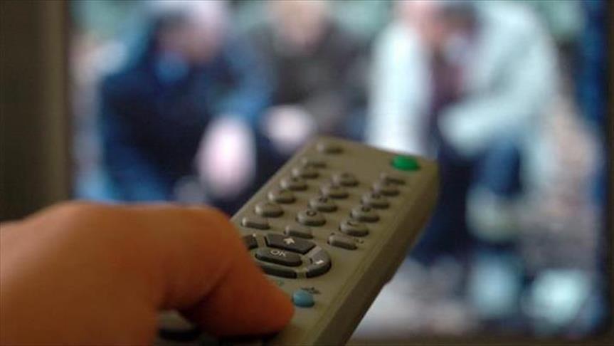 التلفزيون المصري يفصل مذيعة تعاقدت مع فضائية معارضة 