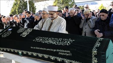 Başbakan Yıldırım, öğretmeninin cenazesine katıldı