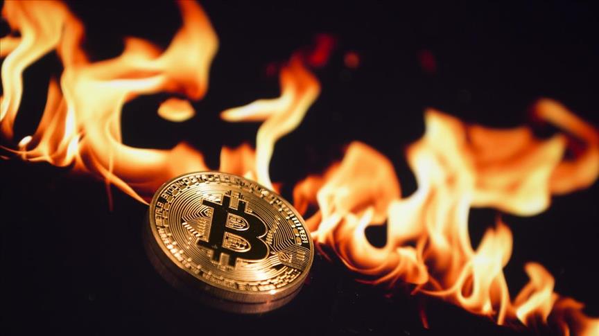 Nilai Bitcoin anjlok hingga di bawah USD 9000