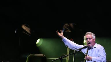 Mohsen Namjoo digel heyranên xwe yên Stenbolî ye