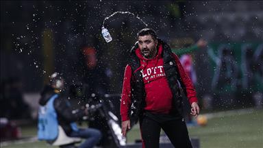 Özat ile 3 dönem, 24 transfer