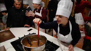 Otizmli öğrencilerden Mehmetçik'e 'tatlı' destek