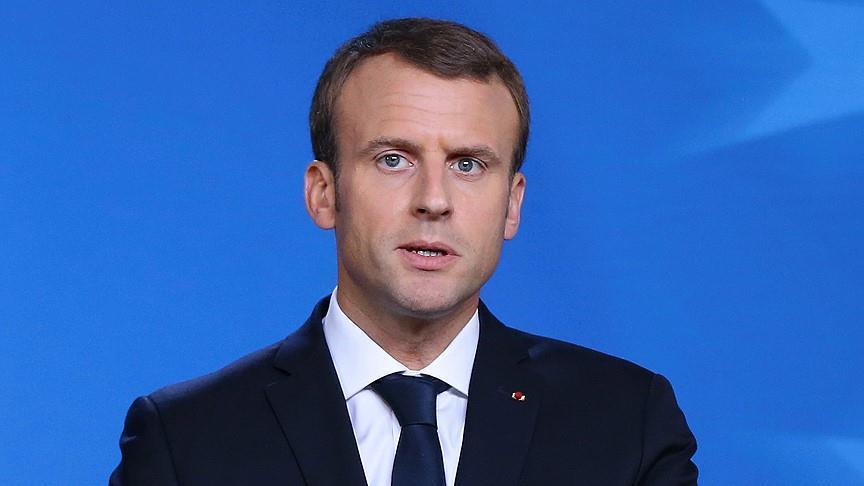 Macron viziton burgun më të mbipopulluar në vend