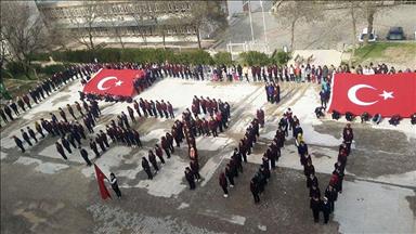 Lise öğrencilerinden Mehmetçik'e anlamlı destek