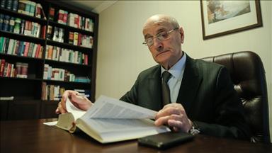 75'lik avukat stajının bitmesini bekliyor