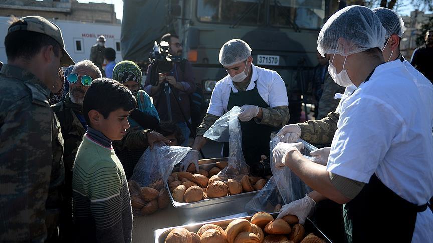 Mehmetçik nanê xwe bi Efrîniyan ra pare vedike