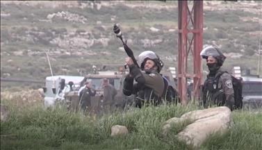 Israeli troops use live ammunition against Palestinians