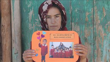 'Acaba gelir mi diye hep pencereden dışarıya bakıyorum'