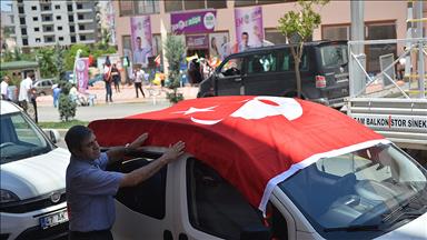 HDP'ye seçim bürosu açılışında "Türk bayraklı" tepki 