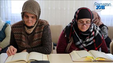 Öz vatanlarında huzurla ramazanı geçiriyorlar