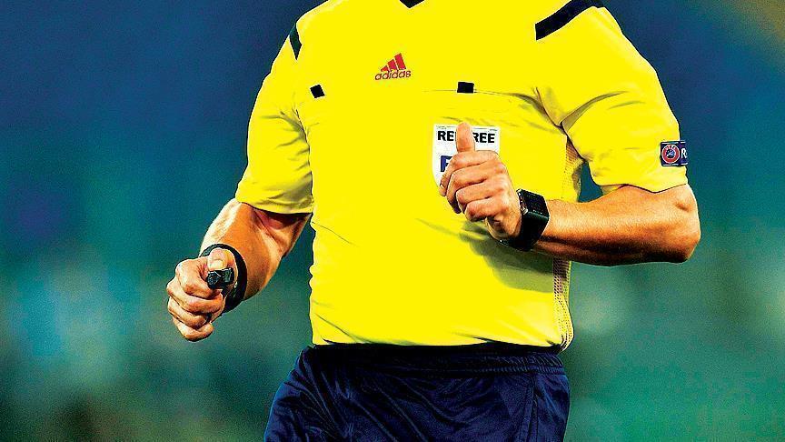 قدم: "كاف" يقرر إيقاف 11 حكمًا لتورطهم في قضايا فساد 