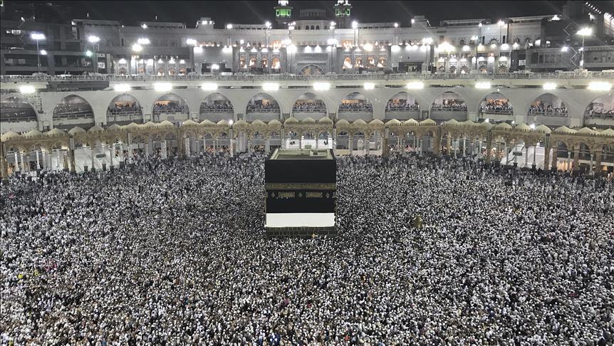 مليون حاج من الخارج يصلون السعودية لأداء الفريضة