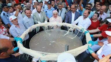 حلوى القصر.. مهرجان "البشمانية" يحلي إزميت التركية