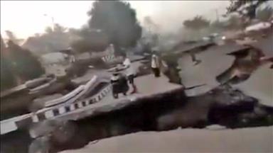 Endeonezya'da deprem sırasındaki panik görüntülendi