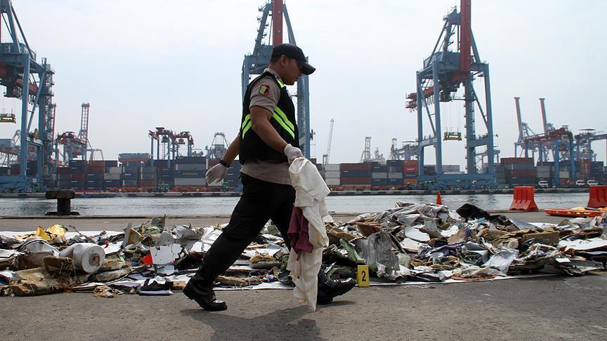 Terminan trabajos de búsqueda de pasajeros de avión accidentado en Indonesia