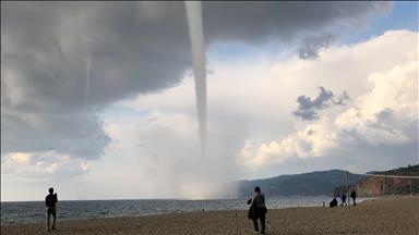 Турција: Во налет на торнадо во Анталија повредено едно лице