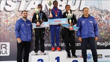 الفائزون في ماراثون "فودافون إسطنبول" يتسلمون جوائزهم