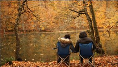 "البحيرات السبع" التركية مقصد هواة التخييم في الطبيعة