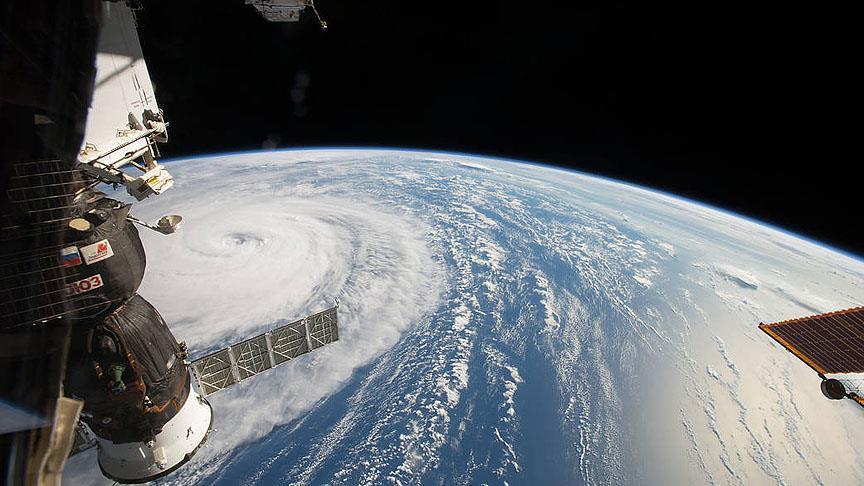 Российские космонавты вскроют обшивку корабля «Союз»