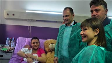 Македонија: Минута по полноќ родено првото бебе во новата 2019 година