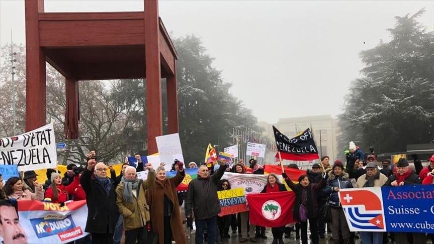 جنيف.. وقفة ضد العقوبات الأمريكية على فنزويلا: لا للإمبريالية 